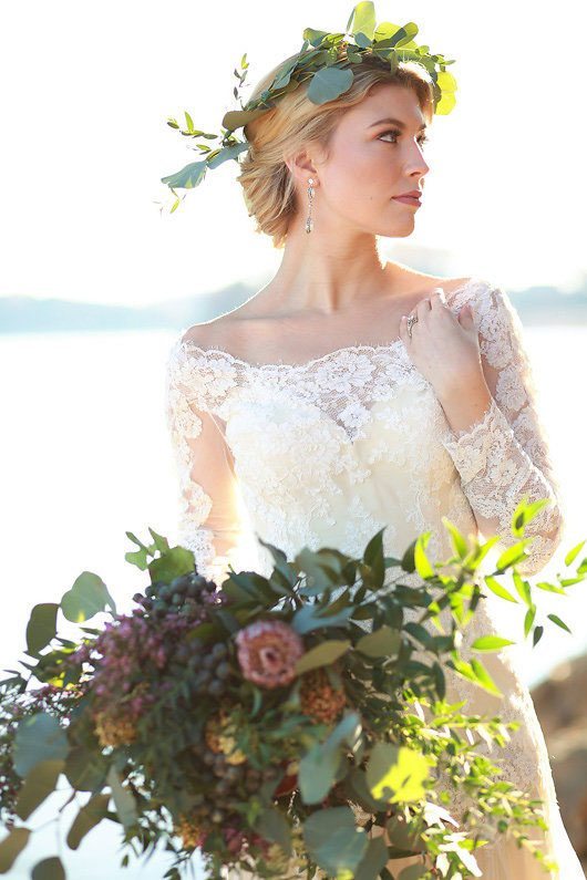 Lakeside Winter Wedding Inspiration | Southern Bride